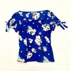 Zara Blue Floral Blouse with Bow-Tie Sleeves size S